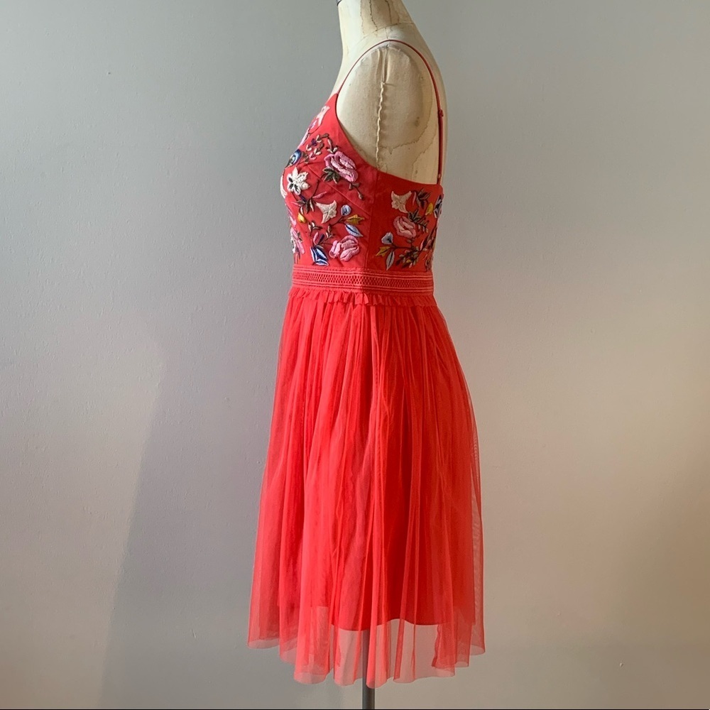 French Connection Red Genoa Embroidered Bodice In Azalea Dress Women’s Size 2 - Picture 5 of 13